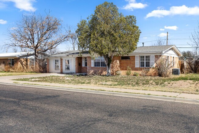 4904 Clover Ave in Odessa, TX - Building Photo - Building Photo