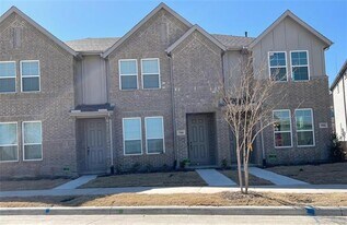 5106 Heritage St in Haltom City, TX - Building Photo