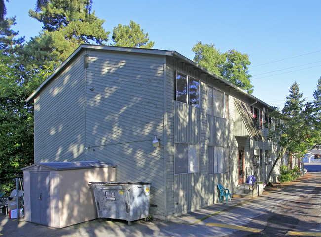 12 West Apartments in Everett, WA - Building Photo - Building Photo