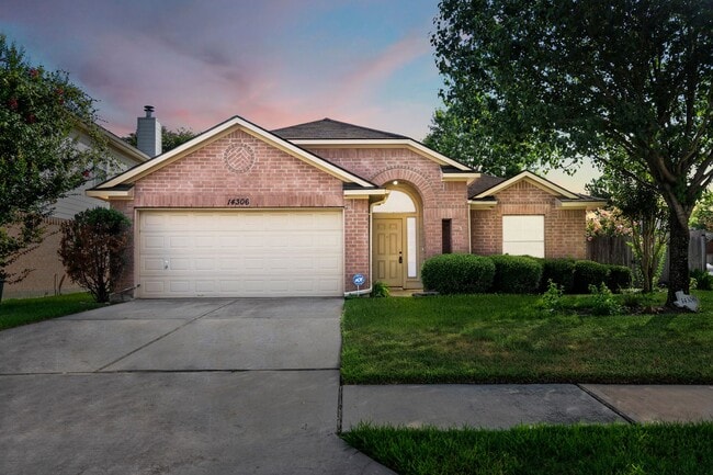 14306 Pelican Marsh Dr