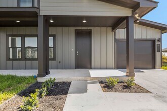 3004 Alpha Wolf Ct in College Station, TX - Building Photo - Building Photo