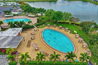 157 Camden E in West Palm Beach, FL - Building Photo - Building Photo