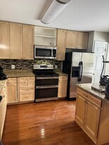 106 Barrows Ct in Fredericksburg, VA - Building Photo