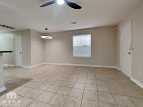 6128 Sidney St, Unit B in Houston, TX - Building Photo - Building Photo