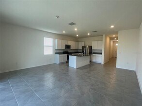 33078 Major Oak Dr in Wesley Chapel, FL - Building Photo - Building Photo
