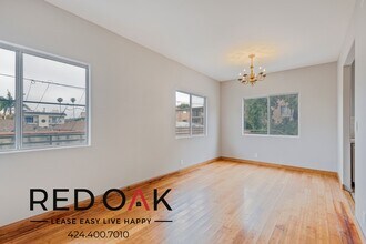 2463 Sawtelle Blvd in Los Angeles, CA - Building Photo - Building Photo