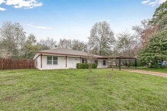 2307 N Thompson St in Conroe, TX - Building Photo - Building Photo