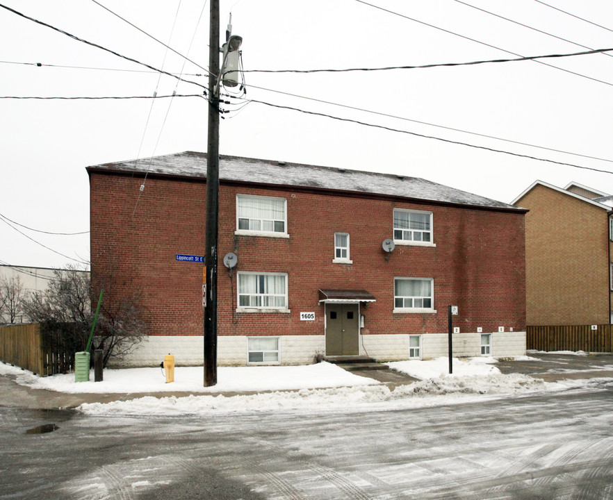 1605 Lippincott St in Toronto, ON - Building Photo