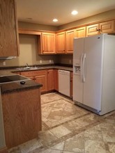 Cobblestone Circle Apartment in Waterloo, IA - Building Photo - Building Photo