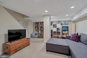 3043 S Abingdon St in Arlington, VA - Building Photo - Building Photo