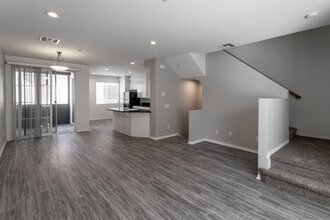 Magnolia Court Townhomes in Corona, CA - Building Photo - Interior Photo