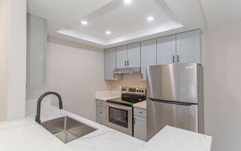 432 Edgehill Ln in Oceanside, CA - Foto de edificio - Building Photo