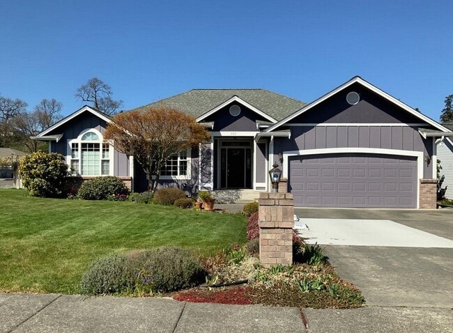 property at 902 E Willow St