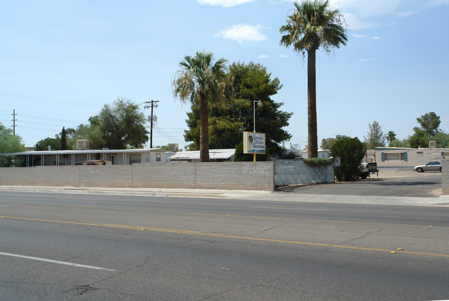 826 W Prince Rd in Tucson, AZ - Foto de edificio - Building Photo