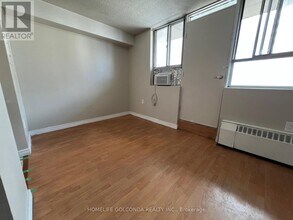 100 Dundalk Dr in Toronto, ON - Building Photo - Building Photo