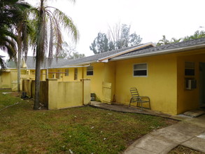 1281 Barrett Rd in North Fort Myers, FL - Building Photo - Other