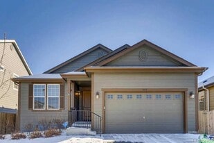 2052 S Cathay Way in Aurora, CO - Building Photo