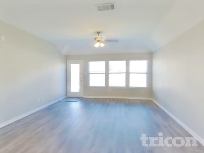 2413 Castle Creek Dr in Little Elm, TX - Building Photo - Building Photo