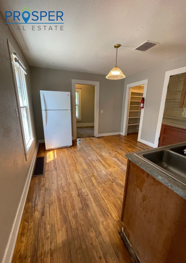 property at 828 Chippewa St