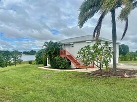 709 S Lake Starr Blvd in Lake Wales, FL - Building Photo