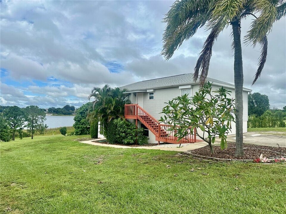 709 S Lake Starr Blvd in Lake Wales, FL - Building Photo
