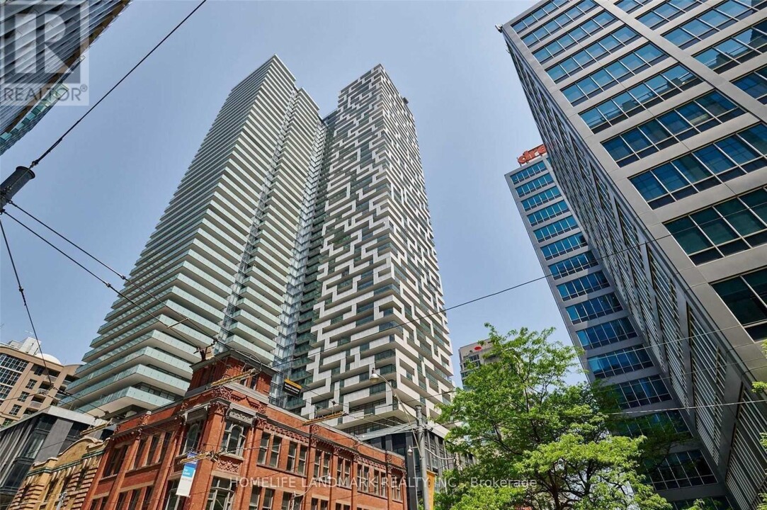 20-3720 Lombard St in Toronto, ON - Building Photo