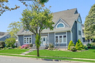 200 Beacon Blvd in Sea Girt, NJ - Building Photo - Building Photo