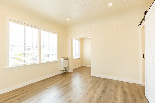 Ardmore Apartments in Los Angeles, CA - Foto de edificio - Interior Photo