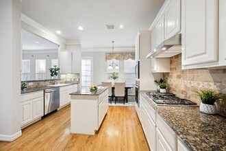 3019 W Park at Fairdale in Houston, TX - Building Photo - Building Photo