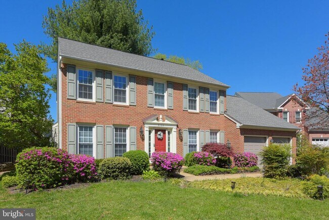 8104 Creekview Dr in Springfield, VA - Building Photo - Building Photo