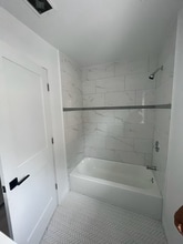 19726 90th Ave, Unit 2 FL in Hollis, NY - Building Photo - Building Photo