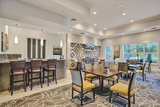 1300 Eucalyptus Dr in Hollywood, FL - Building Photo - Building Photo