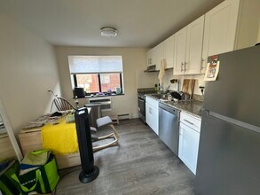 16 Chester St, Unit 32 in Cambridge, MA - Building Photo - Building Photo