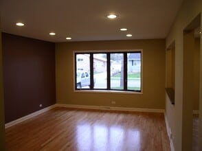 408 N Iowa Ave in Villa Park, IL - Building Photo - Building Photo