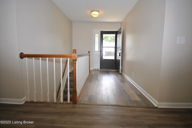 12401 Ledges Dr in Louisville, KY - Building Photo - Building Photo