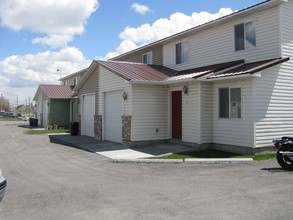 Two Top Village Town Homes in Idaho Falls, ID - Building Photo - Building Photo