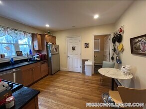 100 Hillside St, Unit 2 in Boston, MA - Building Photo - Building Photo