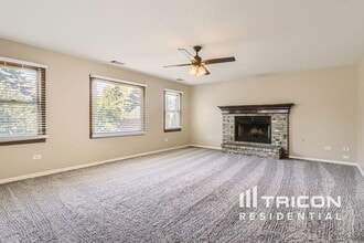 1414 Lakewood Dr in Joliet, IL - Building Photo - Building Photo