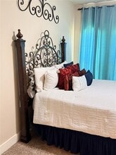 303 S Kealy Ave in Lewisville, TX - Building Photo - Building Photo