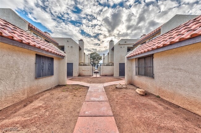 2117 Sun Ave in North Las Vegas, NV - Building Photo - Building Photo