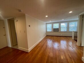 164 Brown St in Waltham, MA - Building Photo - Building Photo
