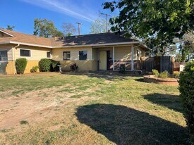 2341 Cortez Ln in Sacramento, CA - Building Photo