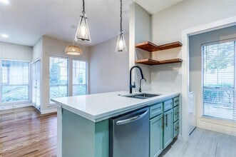 4067 Beltway Dr in Addison, TX - Building Photo - Building Photo