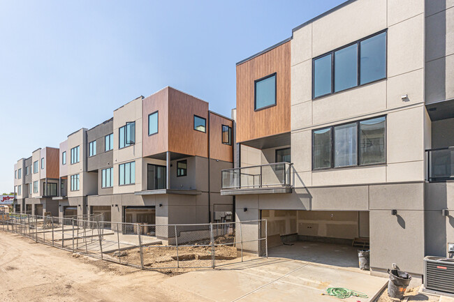 Emerge Townhomes in Edmonton, AB - Building Photo - Building Photo