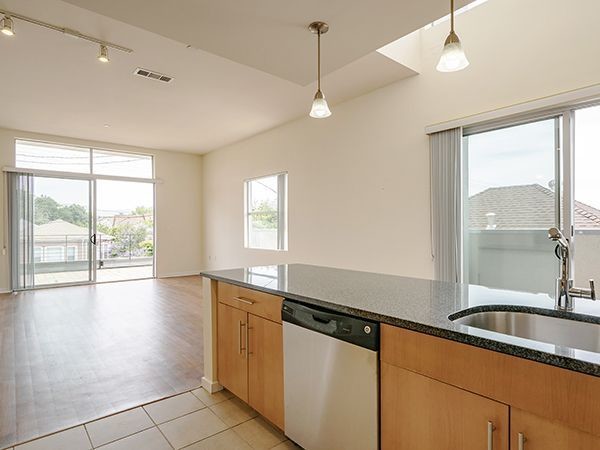 Icon At Doyle in Emeryville, CA - Foto de edificio - Interior Photo