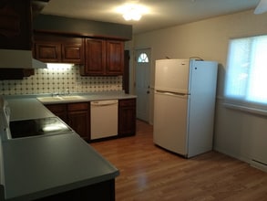 1119 Hillside Dr in Bettendorf, IA - Building Photo - Building Photo