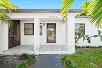 4992 NW 18th Ave in Miami, FL - Building Photo - Building Photo