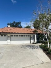 310 Via Rosario in Bakersfield, CA - Building Photo - Building Photo