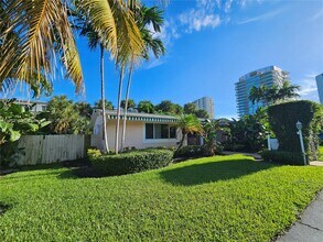 3221 NE 7th Pl in Pompano Beach, FL - Building Photo - Building Photo