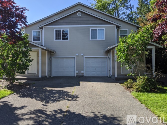 10104 Montana Rd, Unit B in Everett, WA - Building Photo